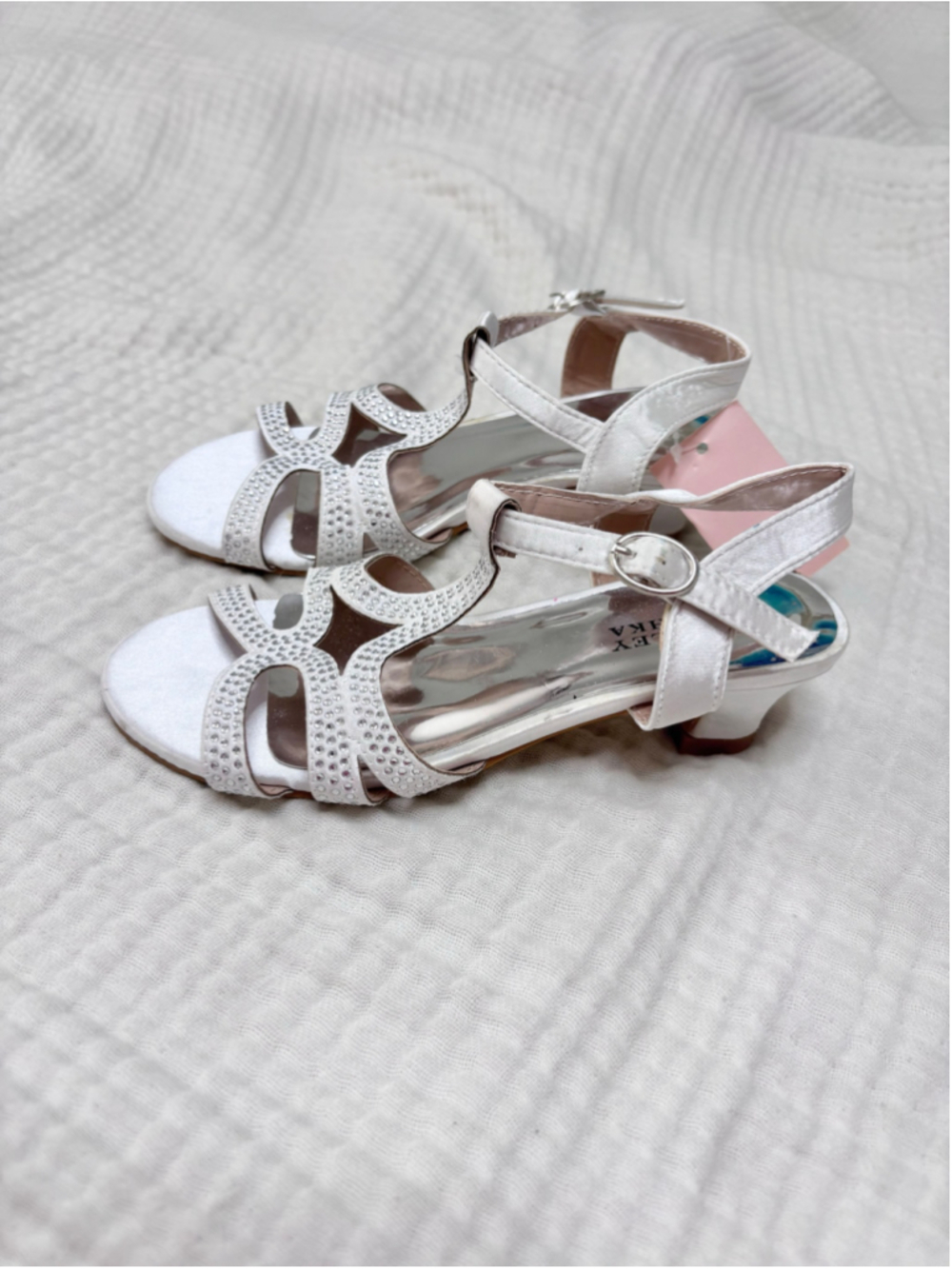 Girls Badgley Mischka Dress Shoes 1 (Little Girl) White Silver Rhinestone
